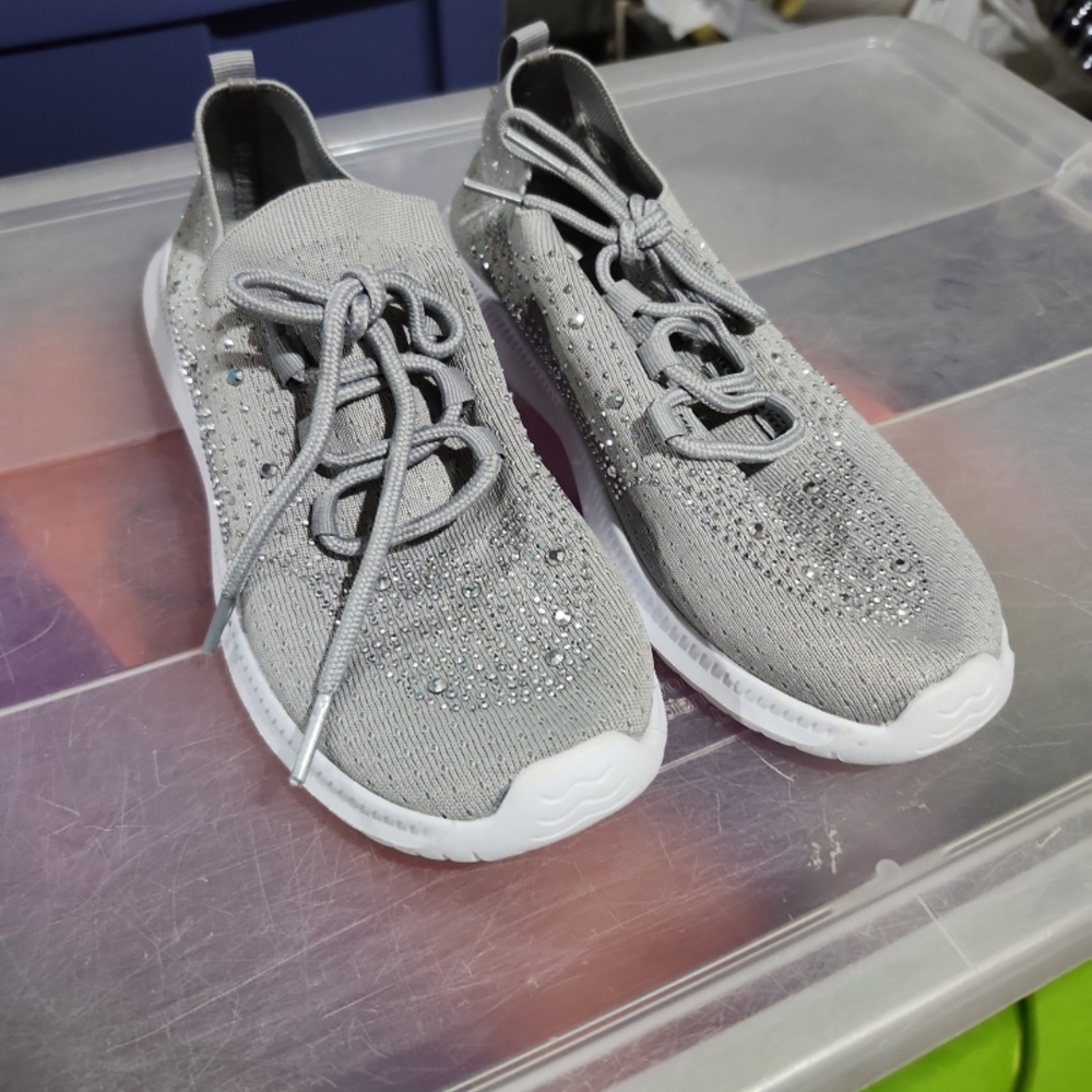 gb girls grey and silver rhinestone tennis shoes size big kid 5 white soles